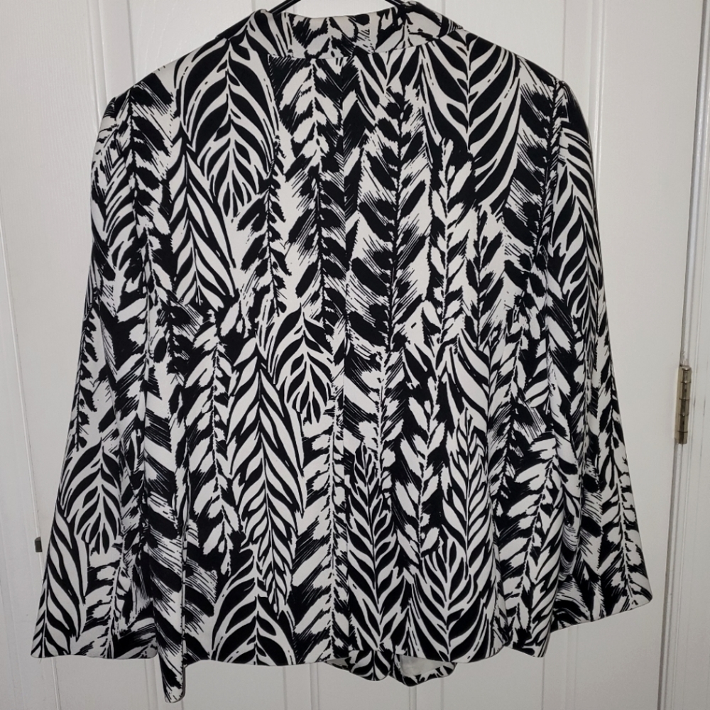 Blazer - Picture 2 of 2